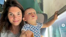 Son bébé turbulent dans le train : la réponse d’Alice Detollenaere face aux critiques de certains passagers