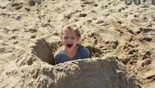Charente-Maritime: du sable jusqu'à la bouche, un enfant sauvé in extremis sur la plage
