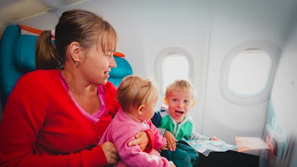 Voyages : une femme propose des vols sans enfants pour ne pas subir les cris des petits ! 