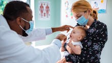 Pédiatre ou médecin généraliste pour mon bébé : comment choisir ?
