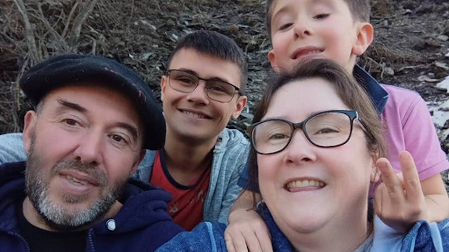 Le message déchirant d'une candidate de L'amour est dans le pré en hommage à son fils décédé | Parents.fr