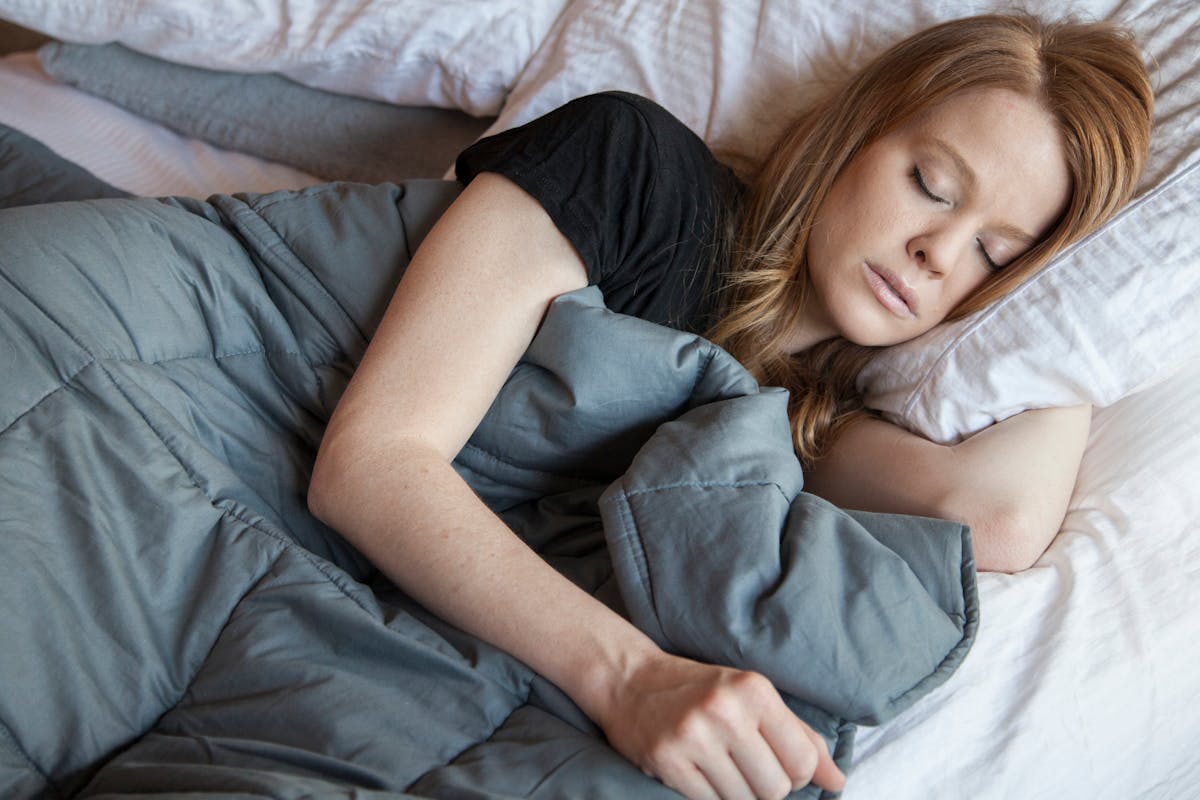 Bien dormir avec une couverture lestée, c'est prouvé ?