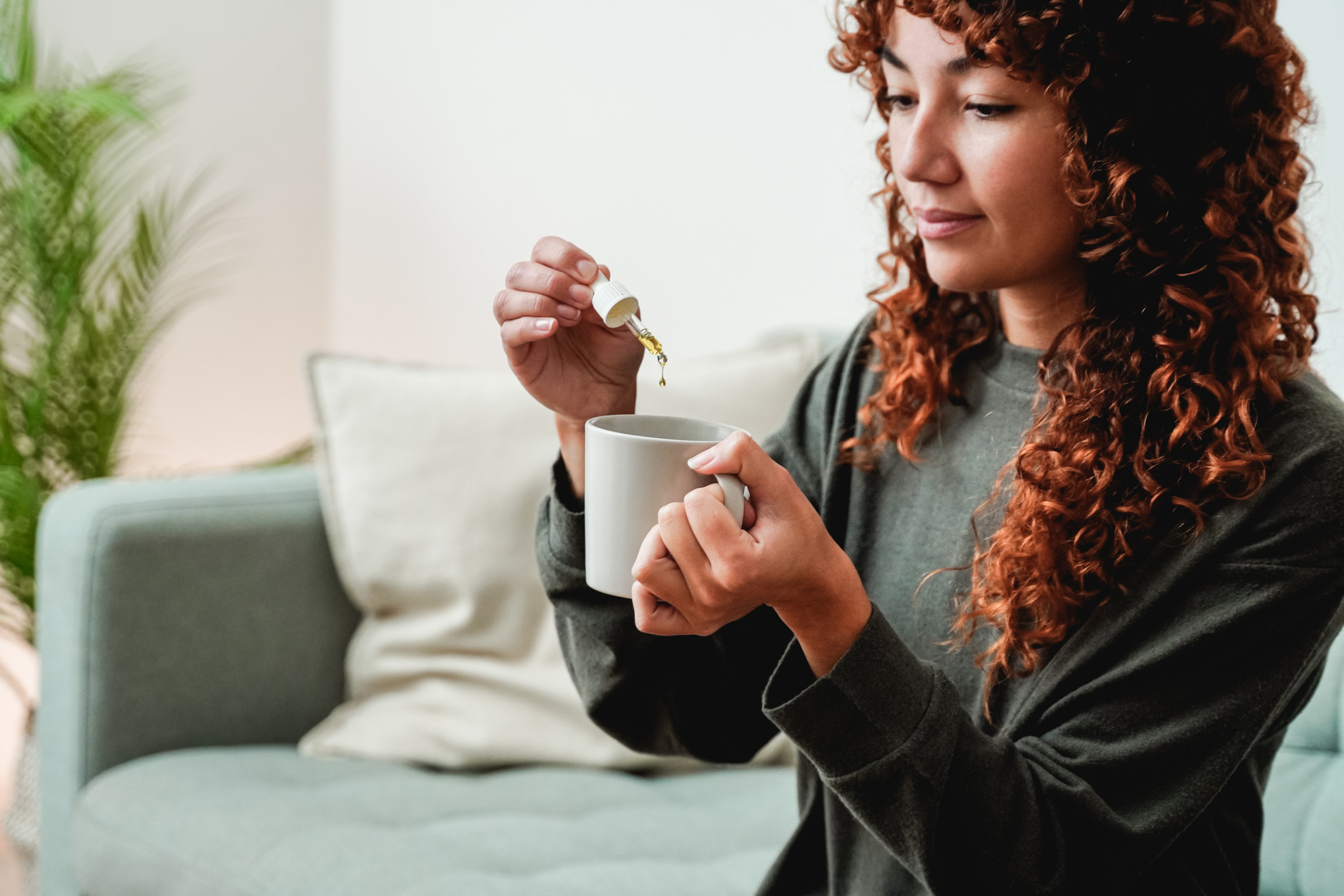 Peut-on consommer du CBD quand on est enceinte ? | Parents.fr