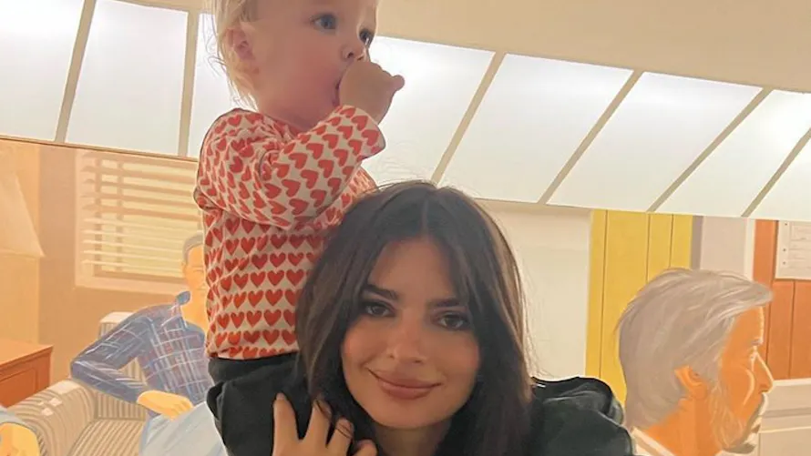 Emily Ratajkowski : dur, dur, d'être mère célibataire | Parents.fr