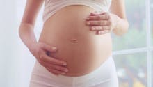 Pertes blanches : pourquoi sont-elles plus abondantes pendant la grossesse ?