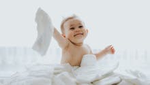 Selles blanches ou décolorées chez bébé : doit-on s'en inquiéter ?