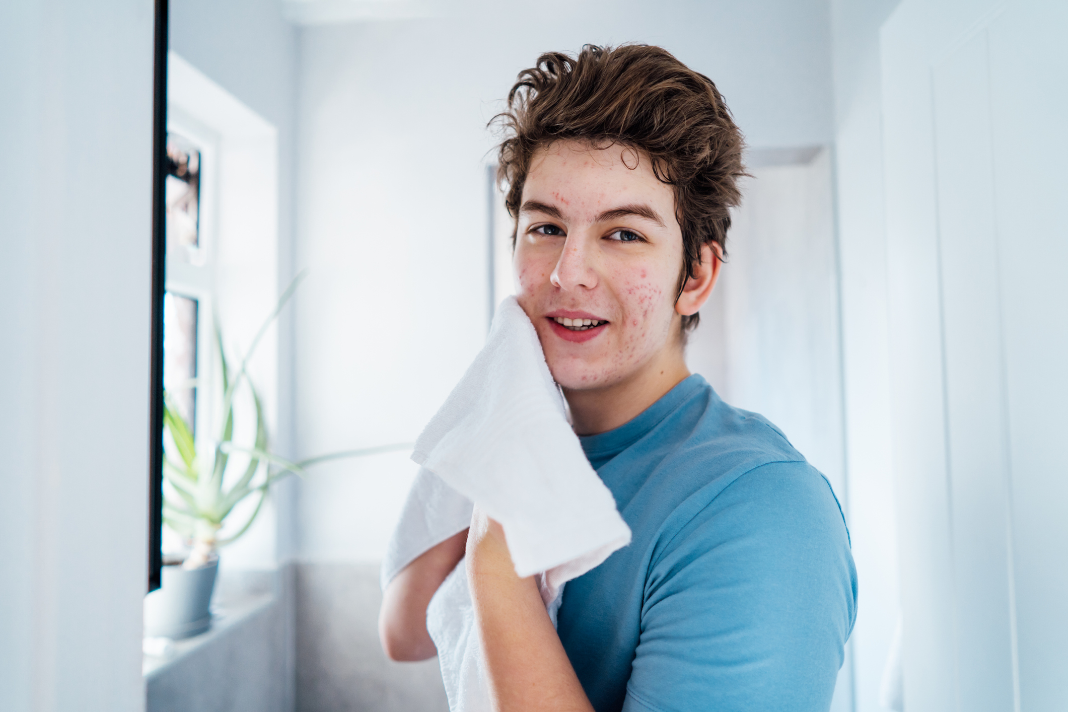 Ados comment prendre soin de la peau de son visage ? PARENTS.fr photo