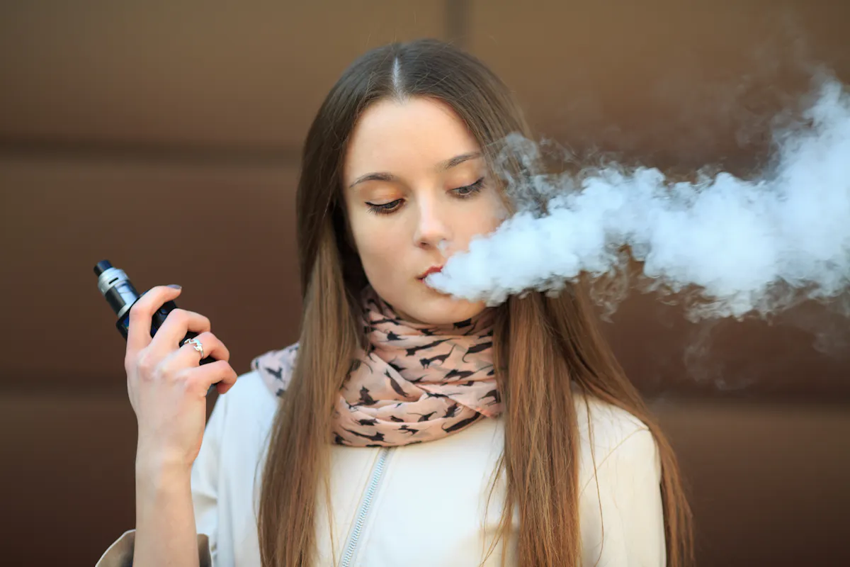Cigarette lectronique : comment expliquer l'engouement des jeunes ? | Parents.fr Cigarette lectronique : comment expliquer l'engouement des jeunes ? | Parents.fr