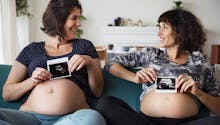 Une femme et sa sœur… enceintes du même homme !