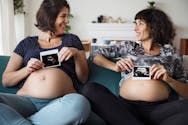 Une femme et sa sœur… enceintes du même homme !