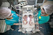 Naissance prématurée : nés à 24 semaines, des jumeaux sont restés 150 jours à l'hôpital !
