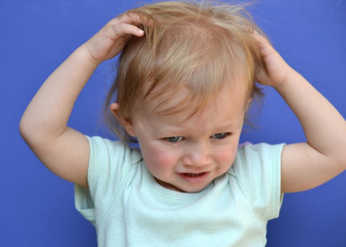 Trichotillomanie infantile : quand bébé s'arrache les cheveux