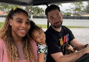 Serena Williams, enceinte : elle dévoile son baby-bump au Met Gala
