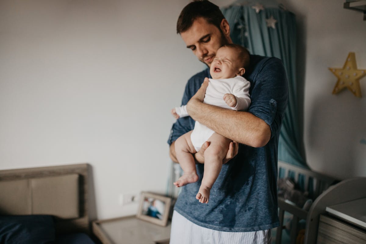 Comment calmer les pleurs d'un bébé en quelques secondes - Terrafemina