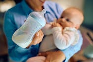 Une centaine de parents auraient retrouvé des larves dans le lait infantile Gallia : que s’est-il passé ?