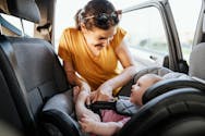 Départ en vacances : ce geste en voiture à ne pas faire pour la sécurité de bébé