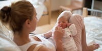 Est-ce grave s’il y a du liquide amniotique dans les poumons du nouveau-né ?