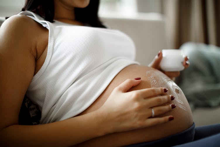 Huile vergeture grossesse : quelle est la meilleure ? 
