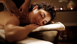Massage postnatal : en quoi cela consiste ?