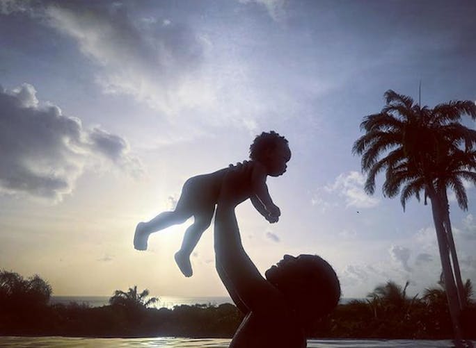 Rihanna partage une photo avec son fils sur Instagram.