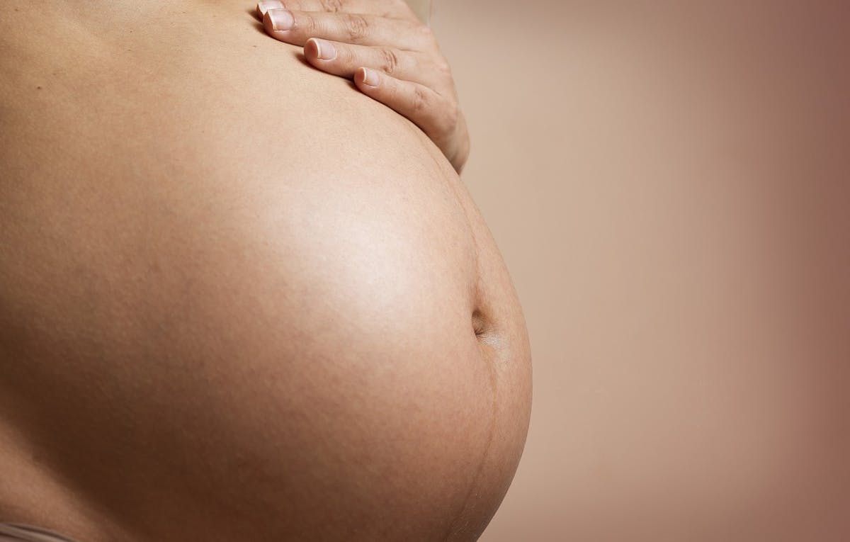 Comment prendre soin de son ventre après la grossesse ? | PARENTS.fr