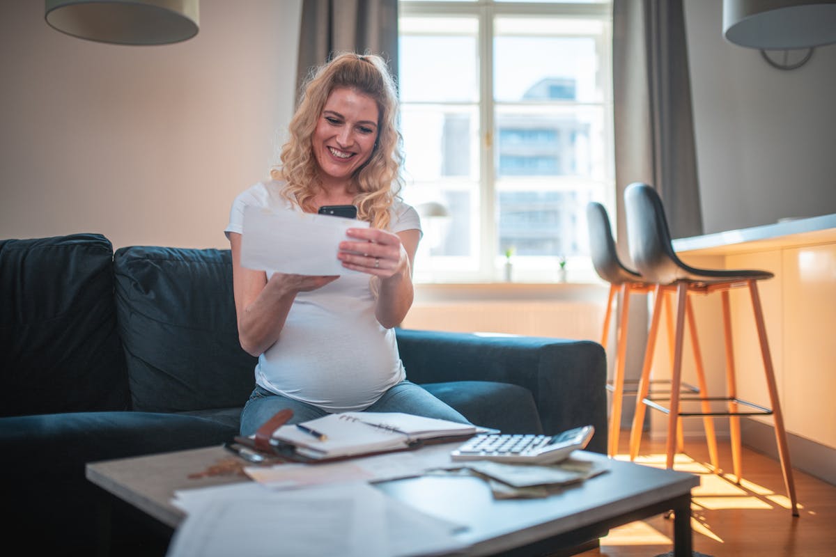 Une maman transforme une envie de grossesse en un business à 6 chiffres ! Parents.fr