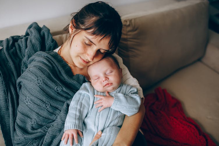 Voici (l’immense) quantité de sommeil perdue par les parents la première année de leur enfant, selon étude