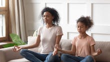 Qu'est-ce que le "Conscious Parenting", qui met l'accent sur la connexion émotionnelle avec l'enfant ?