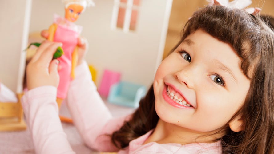 Barbie, Lego, Pokémon... Ce que le jouet favori de votre enfant dit de lui, selon une psychologue