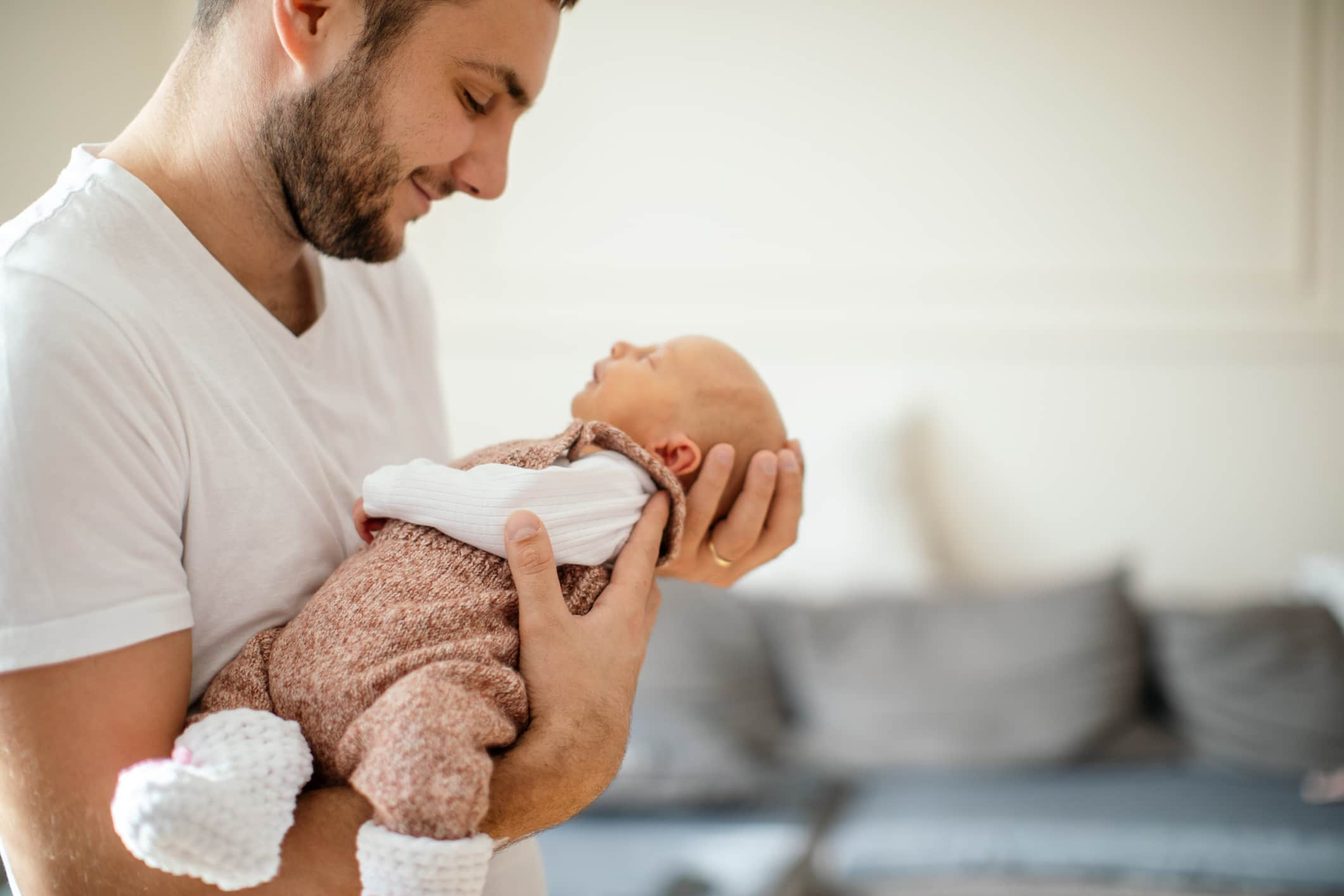 A quel age bébé va sales dans le trotteur