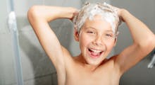 A quelle fréquence faut-il laver les cheveux de son enfant ?