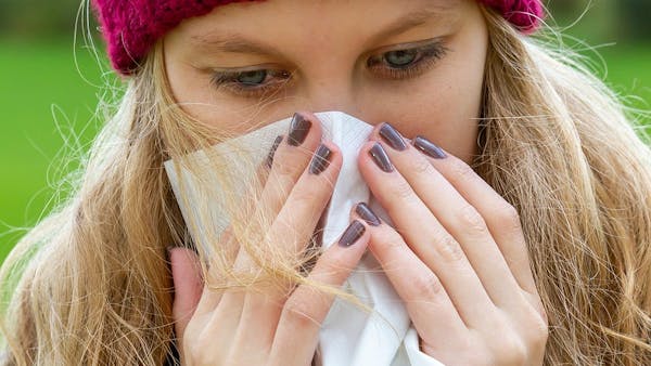 Allergie aux pollens : comment se soigner quand on est enceinte ?