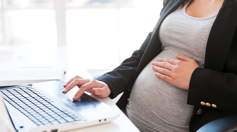 Femme enceinte : à quelles aides financières a-t-on droit pendant la grossesse ?