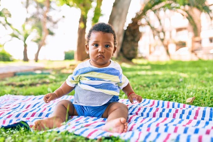 Bébé tahitien portant le prénom Ari