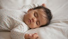 Les bruits roses favorisent-ils le sommeil des bébés ?