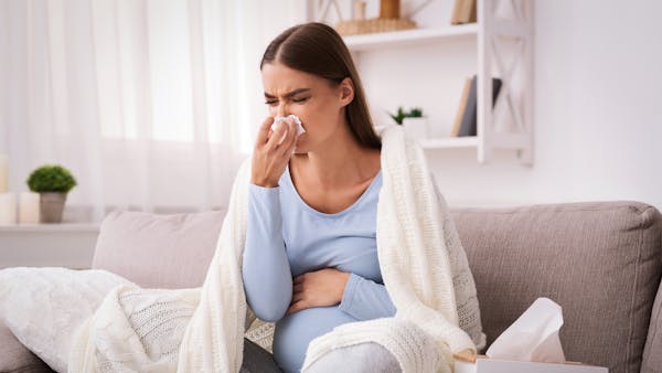 La sinusite chez la femme enceinte : symptômes, causes, traitements