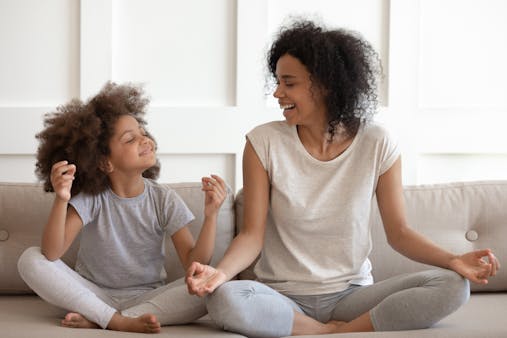 11 exercices de relaxation à faire avec les enfants à la maison