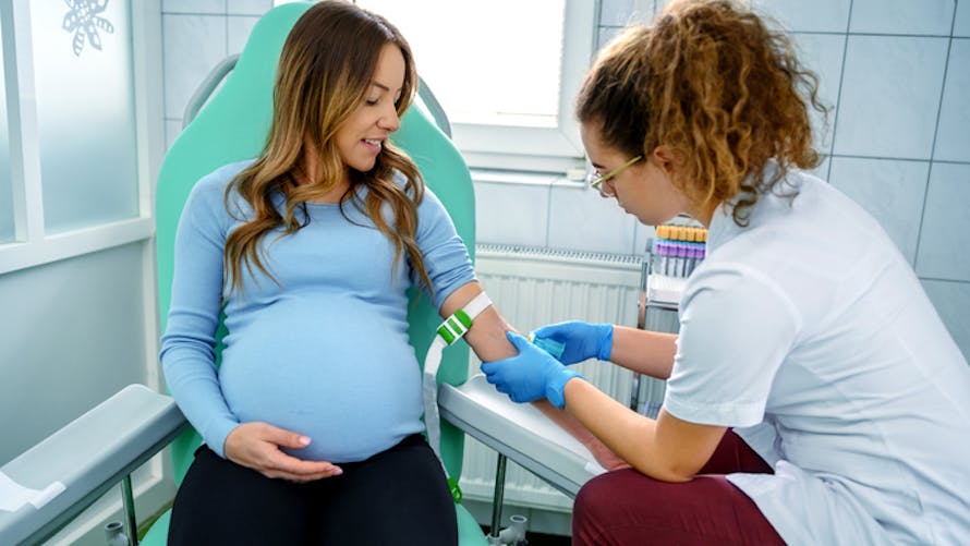 Quels sont les tests sanguins obligatoire durant la grossesse ? 