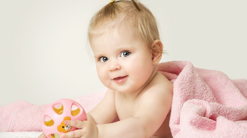 Bébé portant un prénom de fille inspiré du carnet rose 2023, Victoire