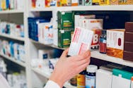 Smecta, Maxilase, Voltarène... : ces médicaments « plus dangereux qu'utiles » selon une enquête