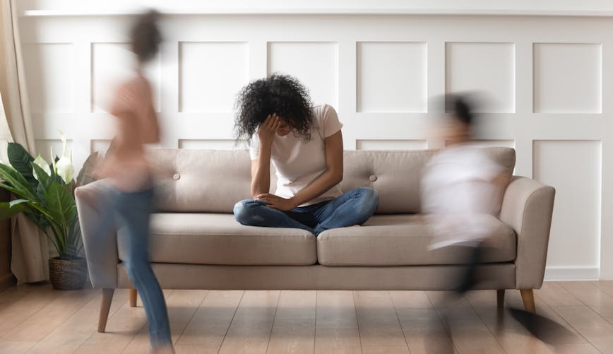 Une psychothérapeute explique comment se débarrasser de l'anxiété parentale