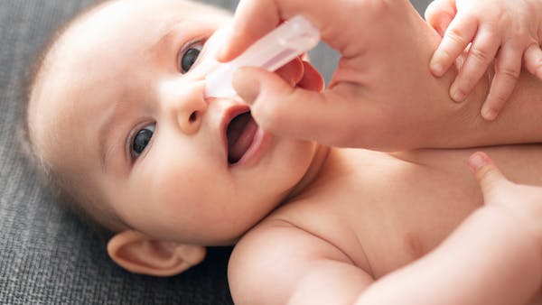 La DRP : un geste à connaître pour déboucher le nez de bébé