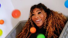 Serena Williams publie une vidéo trop mignonne où elle parle français à ses filles