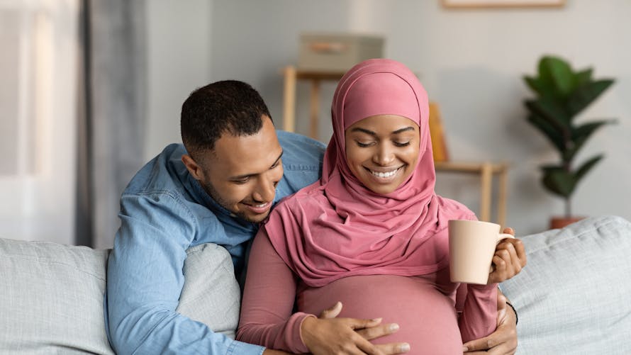 Ramadan et femme enceinte : le jeûne, incompatible avec la grossesse ? 
