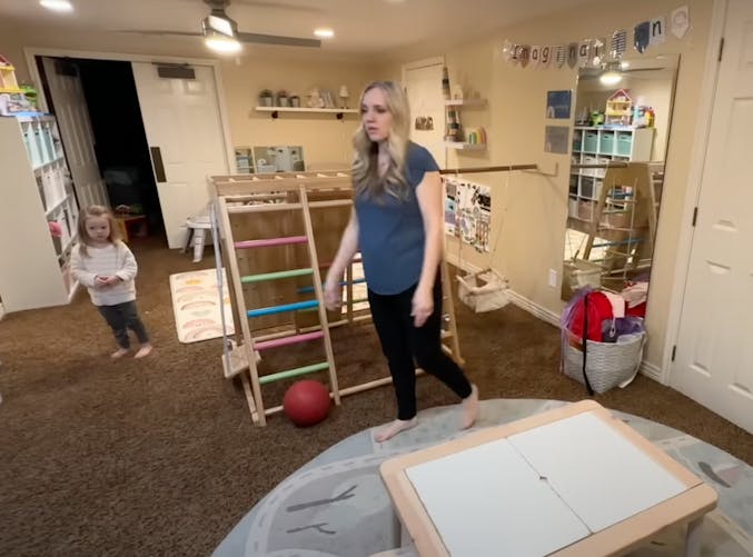 Une maman de 17 enfants dévoile en vidéo son incroyable maison 