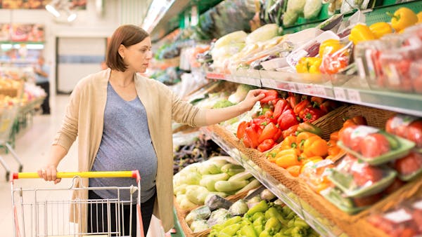 Alimentation et grossesse : quels sont les besoins mois par mois ?