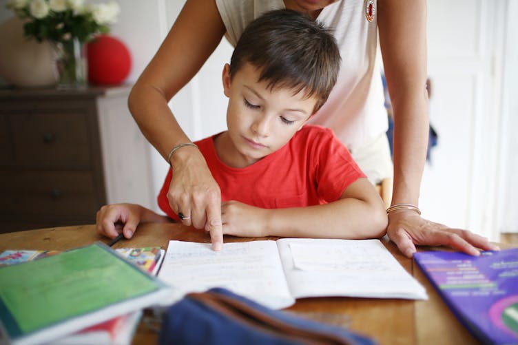 A quel âge mon enfant peut-il faire ses devoirs tout seul ? 