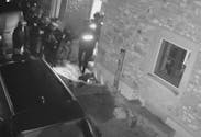 Une famille, victime d’un canular, voit 40 policiers débarquer chez elle en pleine nuit ! (Vidéo)