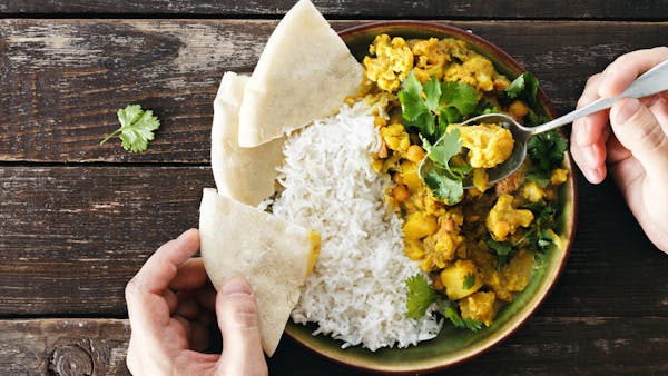 Manger épicé et grossesse : le curry est-il autorisé chez la femme enceinte ?