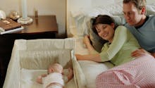 Voici comment instaurer de bonnes habitudes de sommeil à son bébé selon une sage-femme
